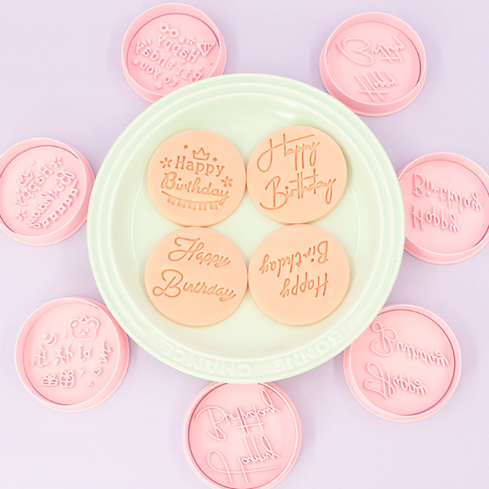 قوالب تقطيع الكوكيز لعيد الميل - مراجعة Kitchen Baking Products وسعره