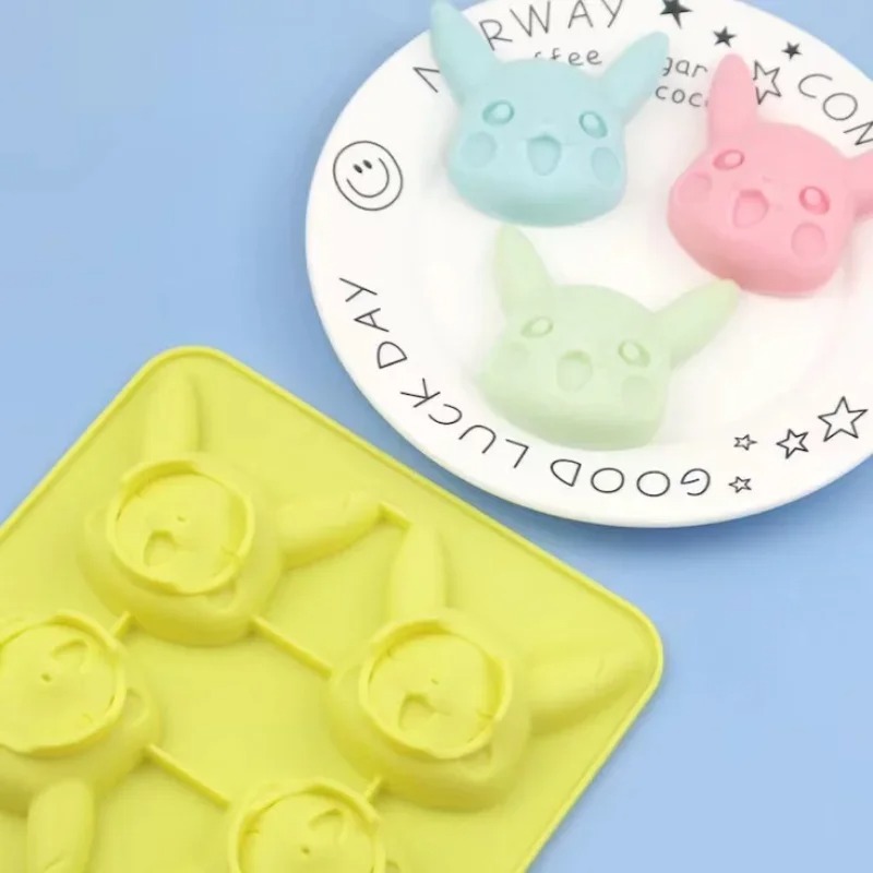 قالب سيليكون جديد على شكل بيكا - مراجعة Kitchen Baking Tray وسعره